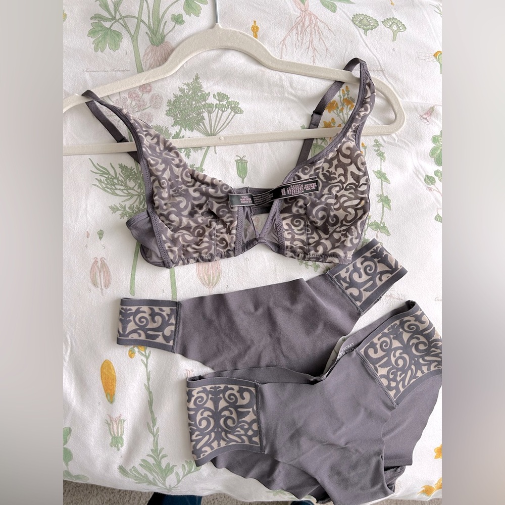 VS set of three: bralette, tango and briefs RARE, size S